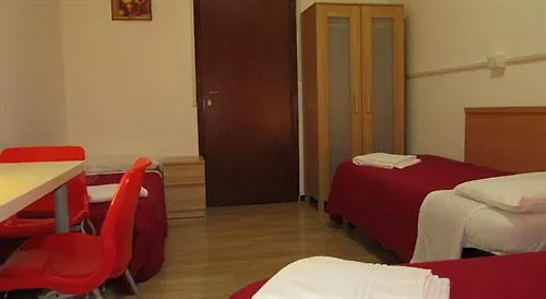 Hostel 3 Milão 3*,  Itália
