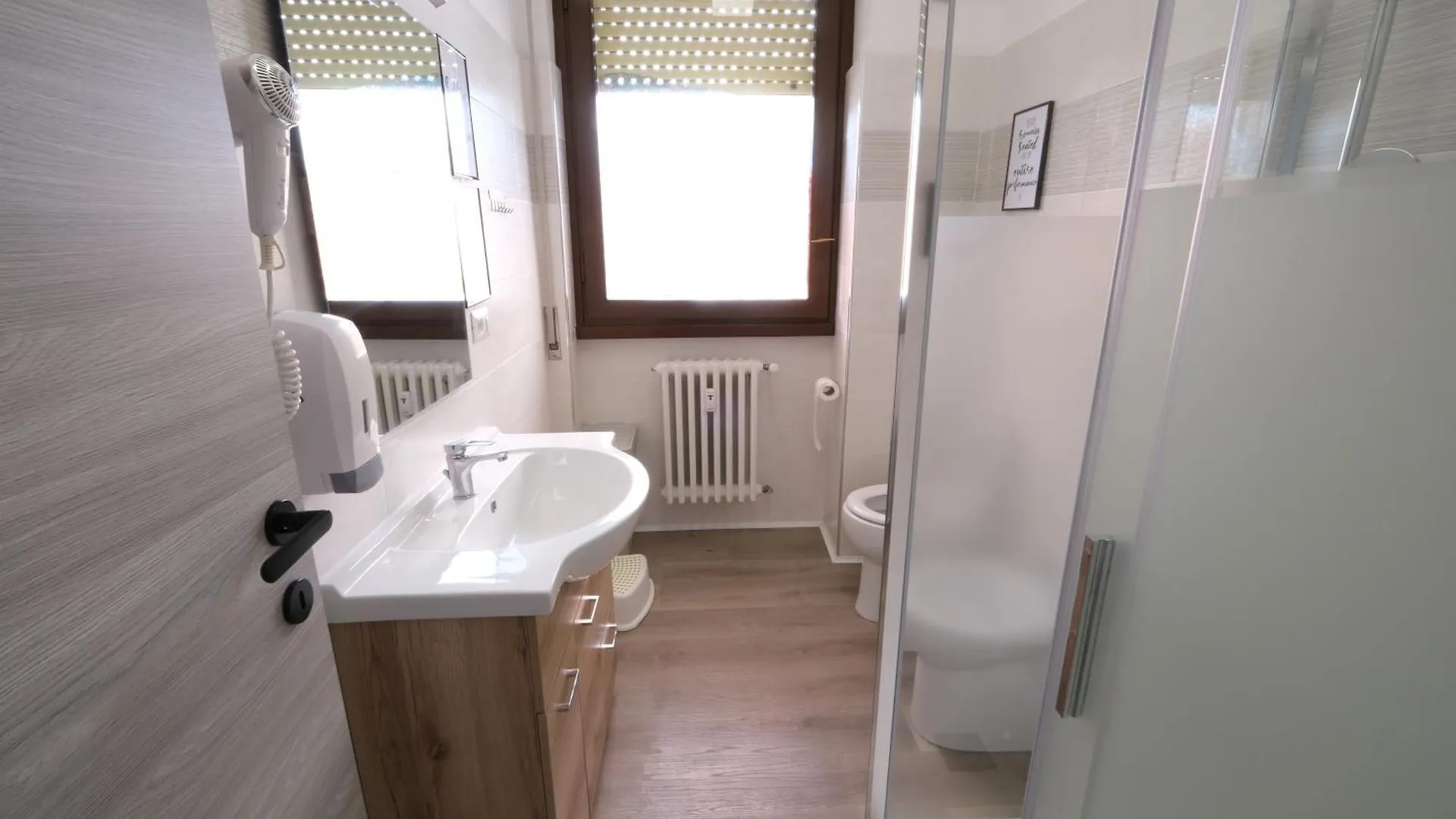 Hostel 3 Milan 3*,